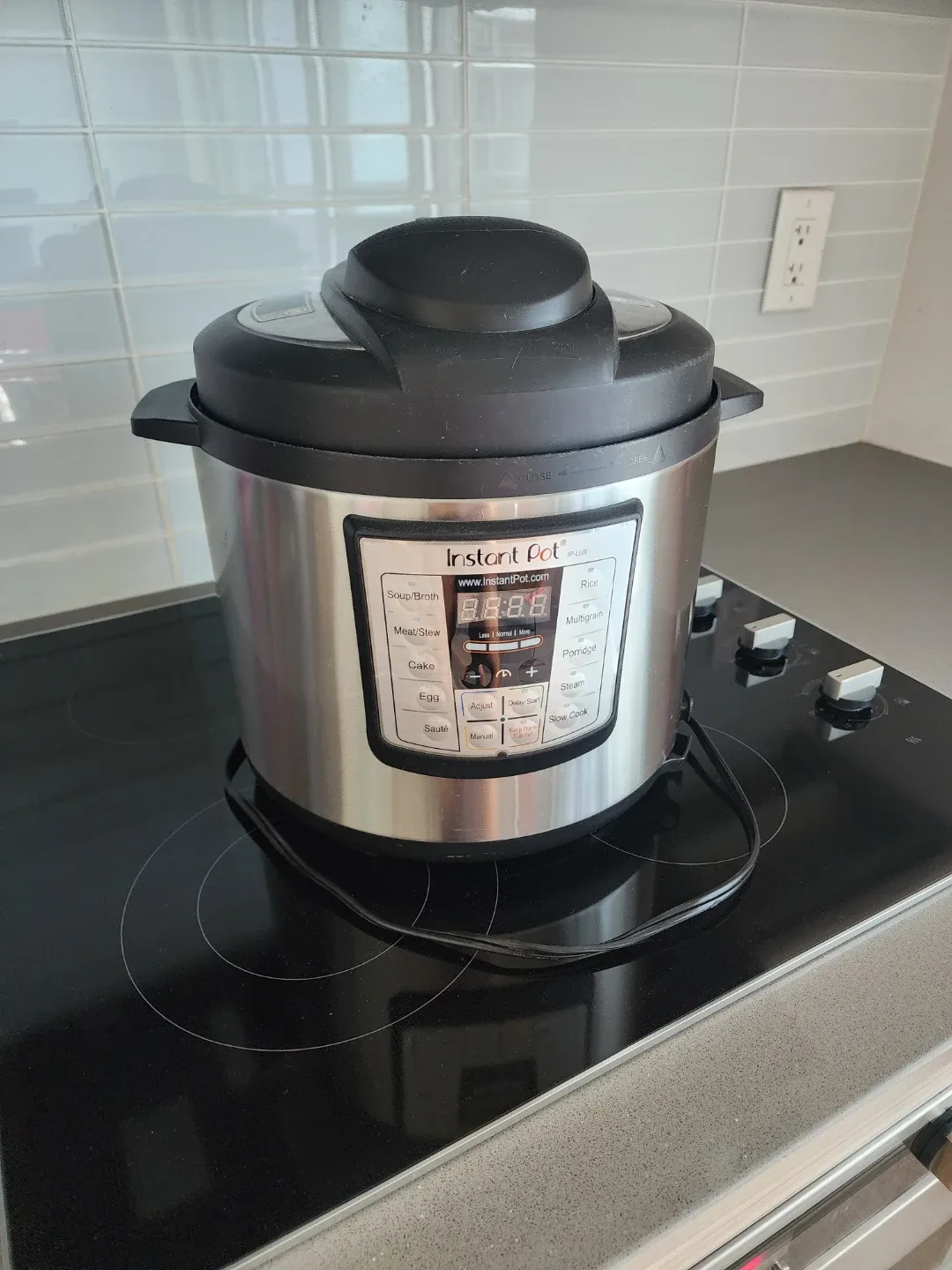 Instant Pot Duo 7-in-1 Electric Pressure Cooker