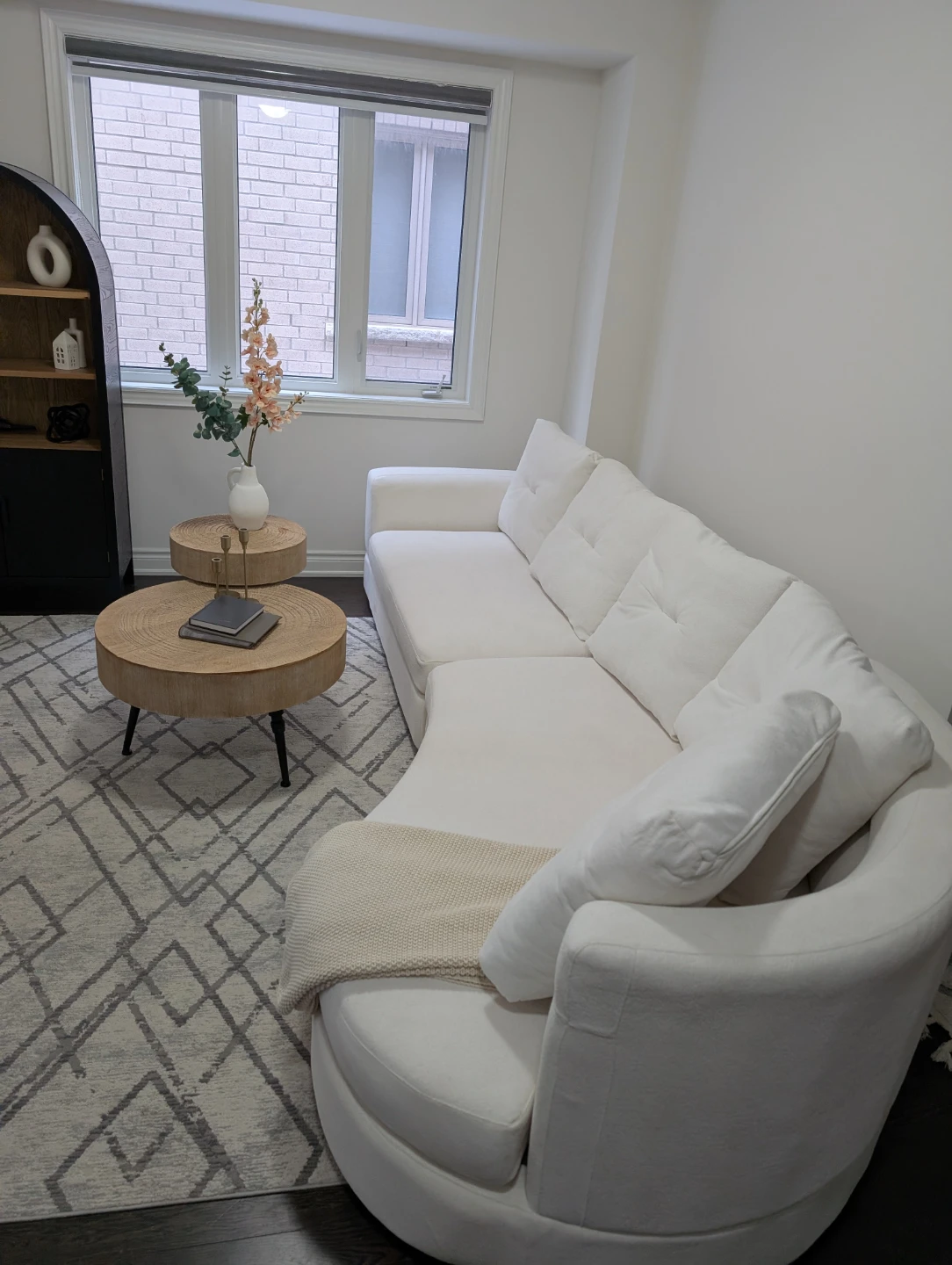 Curved White Sectional Sofa - photo 3