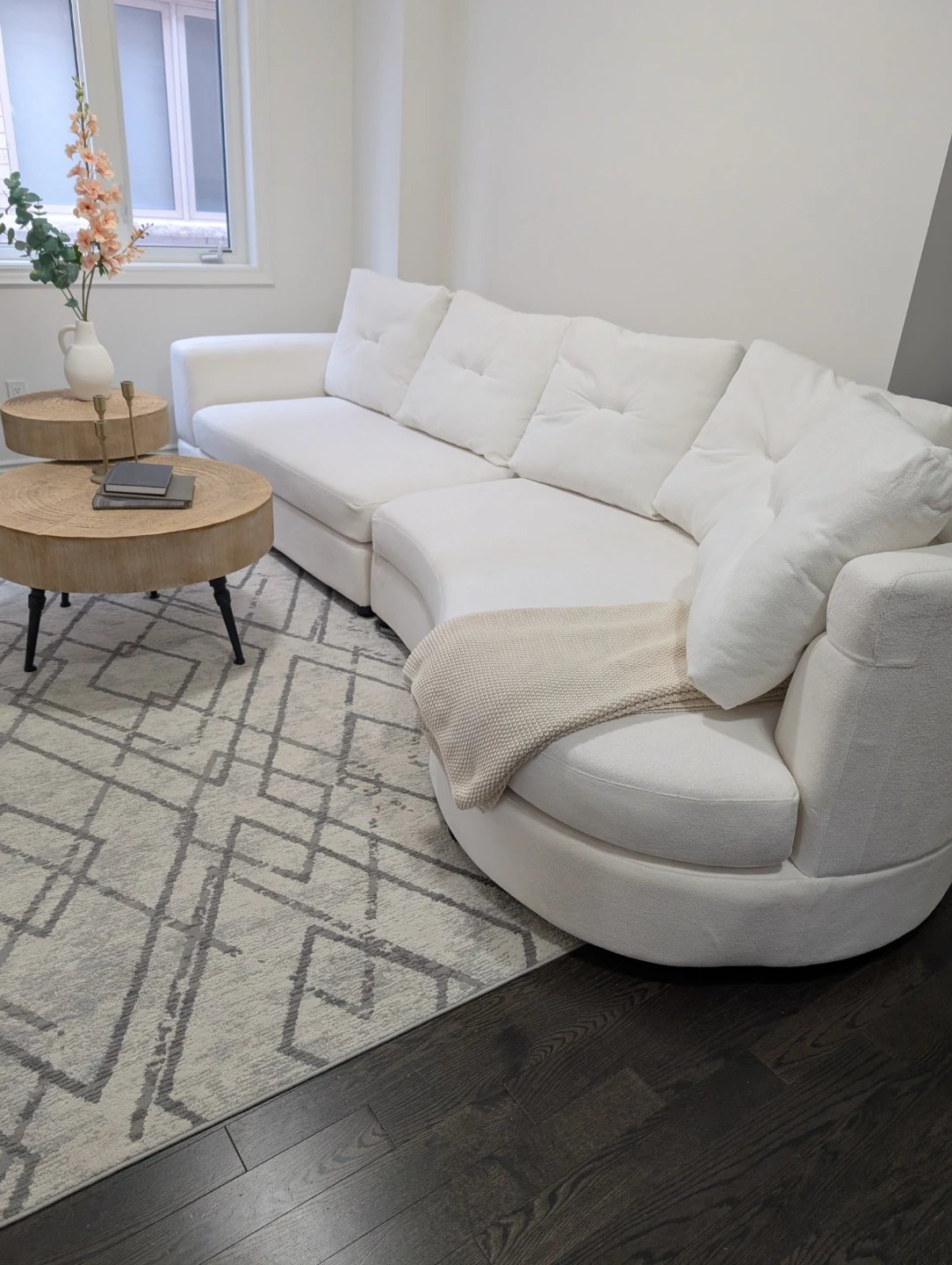 Curved White Sectional Sofa - photo 4