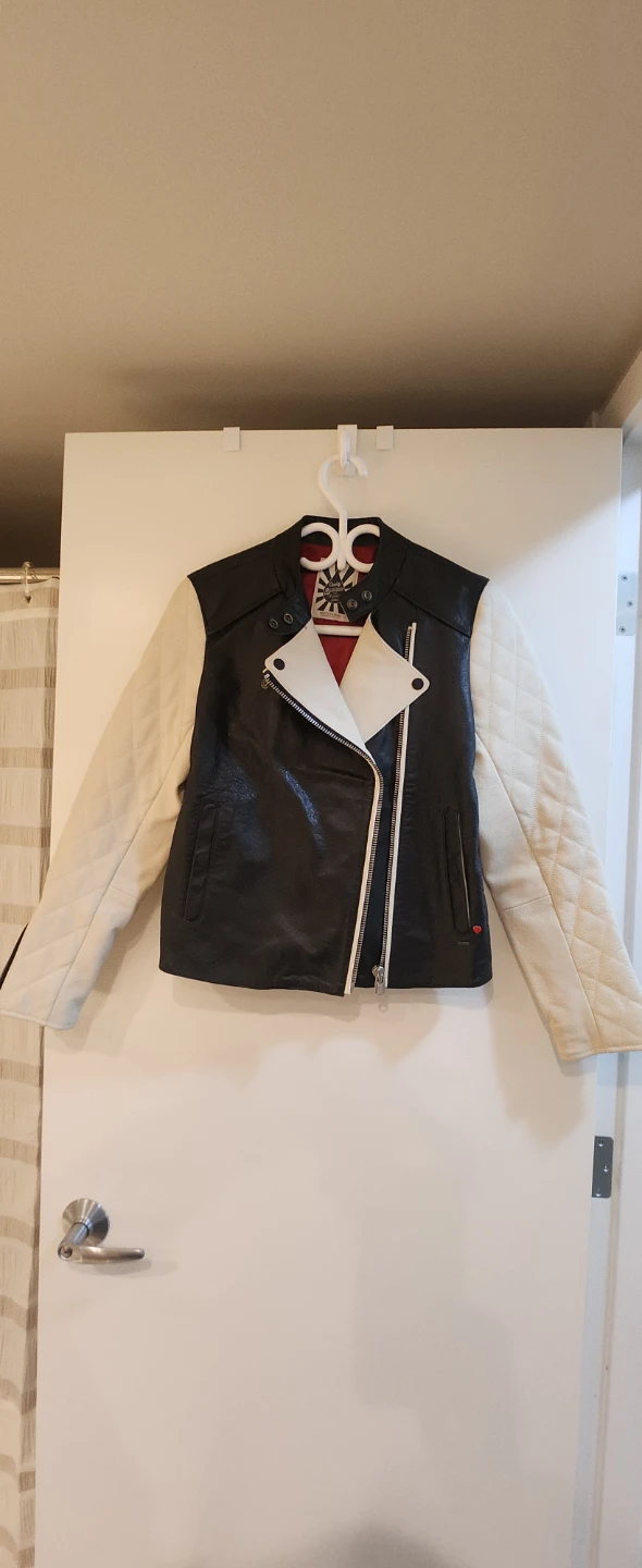 Stylish Leather Jacket - photo 4