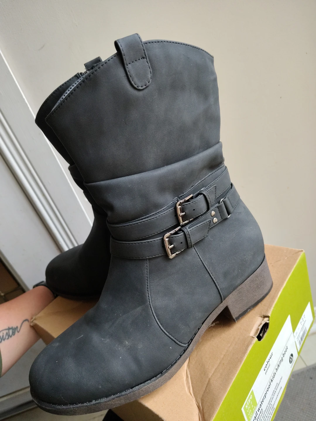 Black Boots Size 10 - photo 4