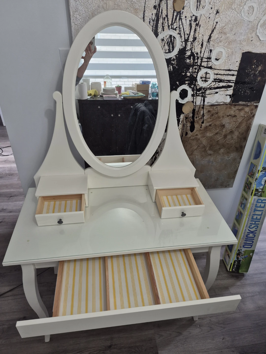 White Vanity Table with Mirror and Drawers - photo 2