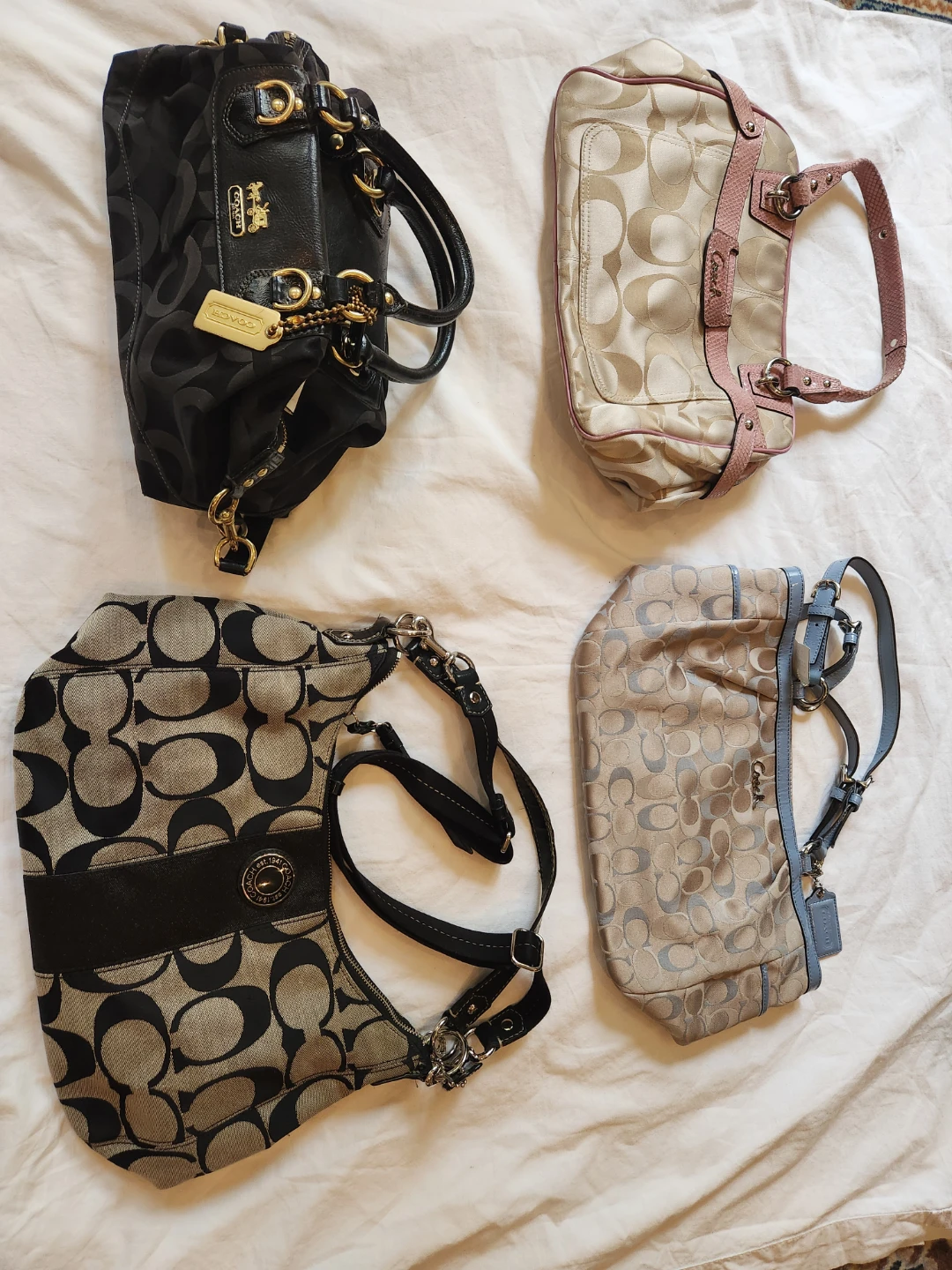Coach women purse very good condition