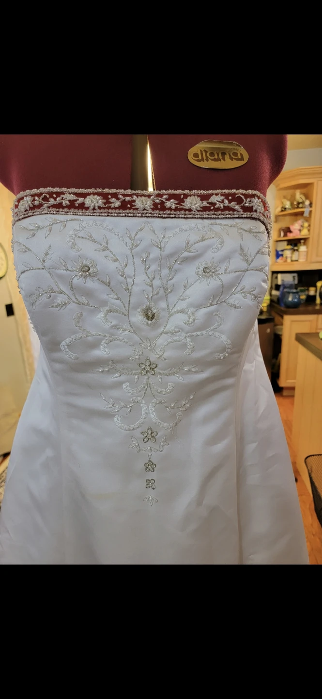 White Strapless Wedding Dress with Red Trim and Embroidery - photo 4