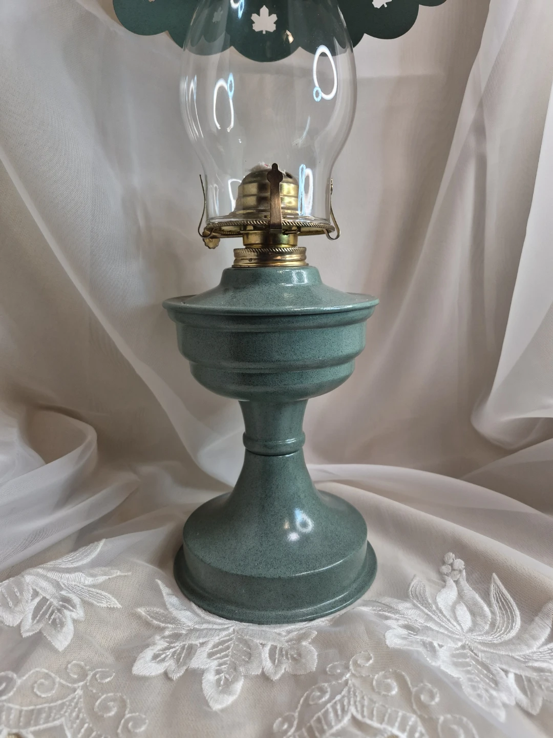 Beautiful Vintage Metal Brass & Glass 18" Total Tall Oil Lamp - photo 2