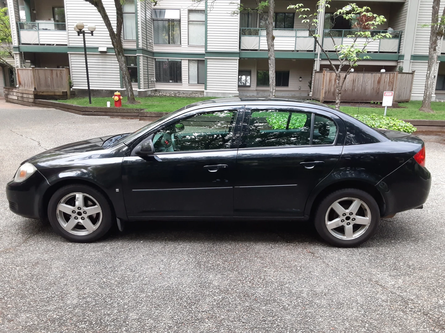 2009 Chevrolet Cobalt LT Low 171,000 Kms Cheap On Gas - photo 2