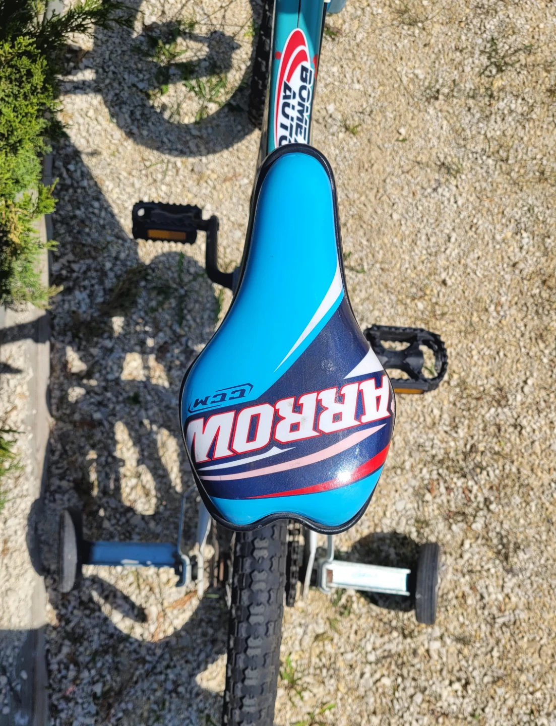 CCM Arrow Kids Bike w/ Training Wheels - photo 3