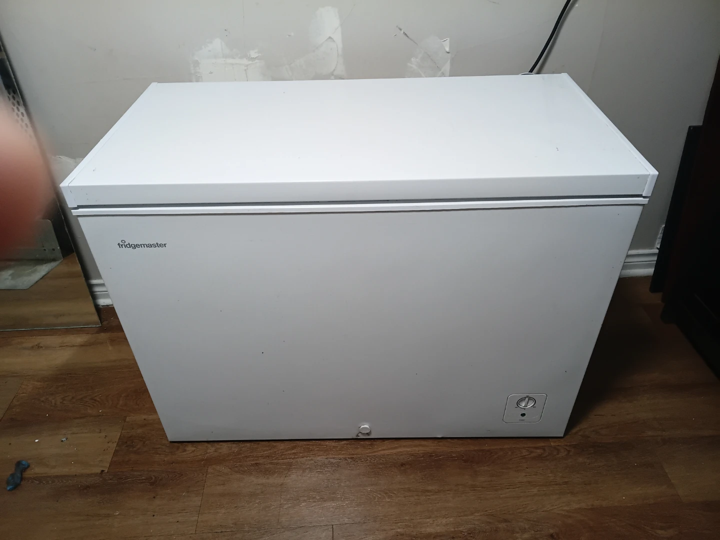 Frigidaire Chest Freezer FFC8806AW