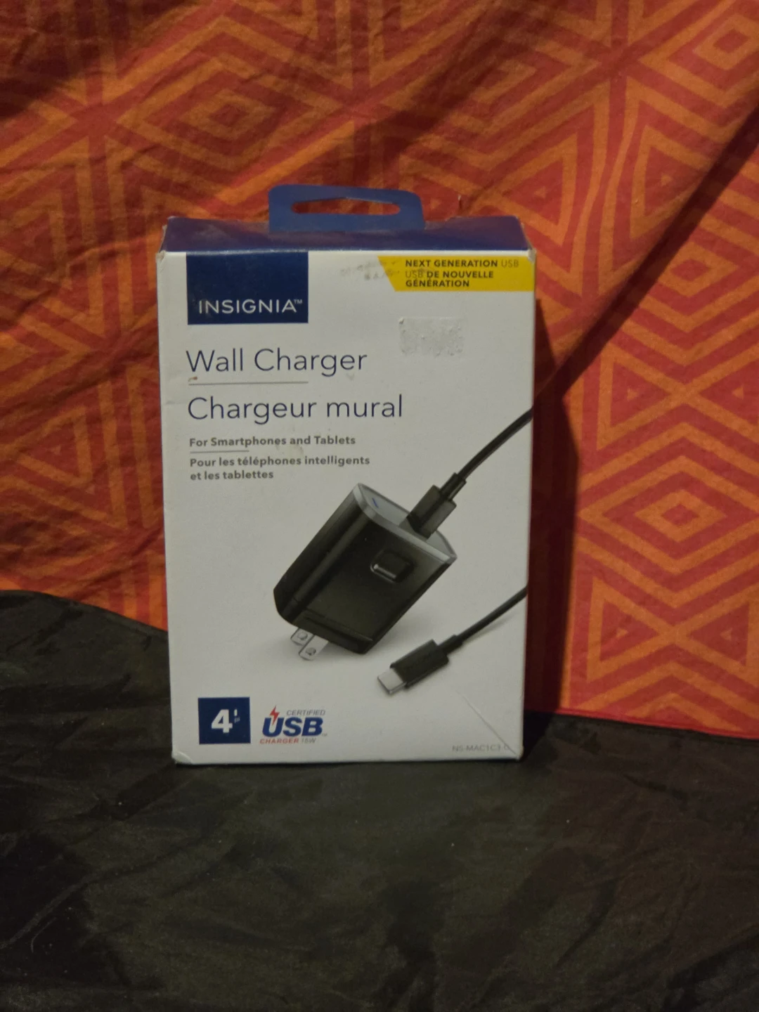Insignia Wall Charger with USB-C Cable - photo 2