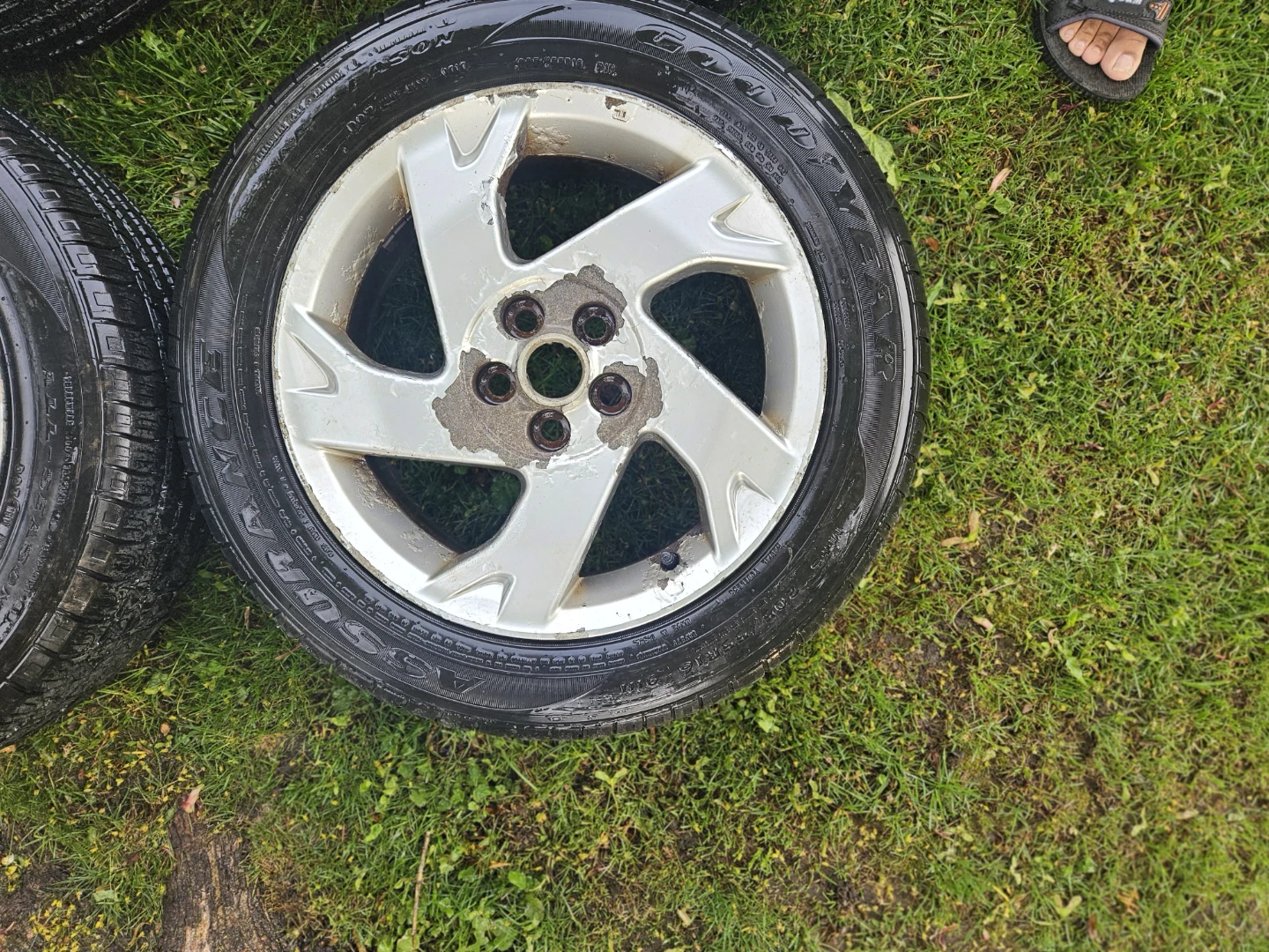 Set of 4 Goodyear Assurance All-Season Tires - photo 4
