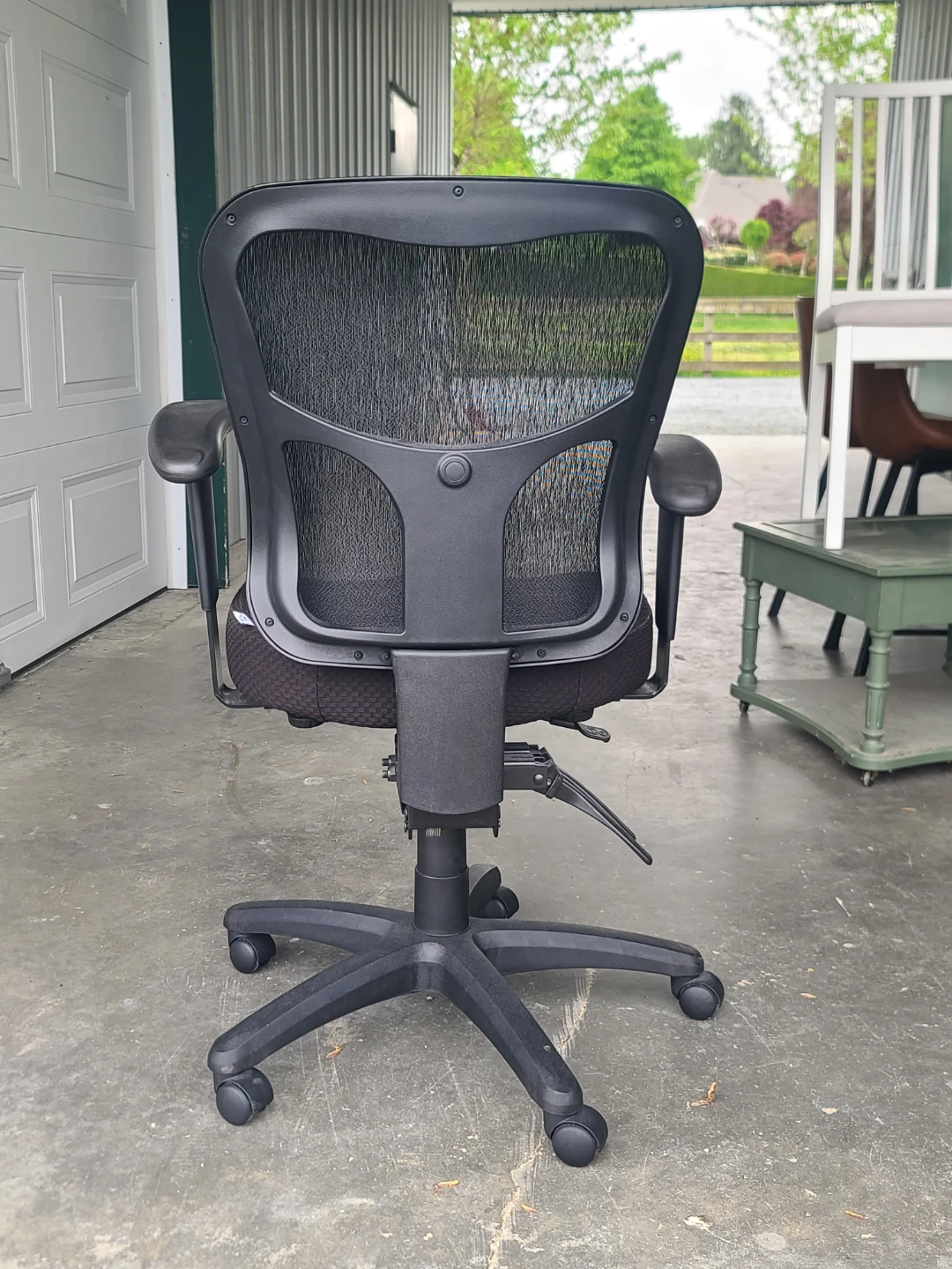 Black Mesh Office Chair - photo 3