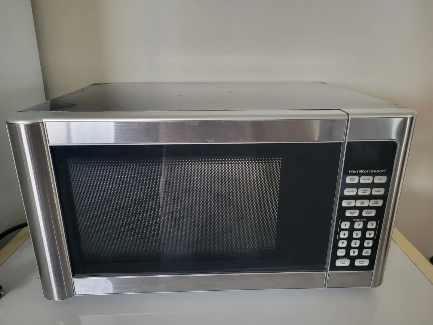 Hamilton Beach Microwave - photo 2