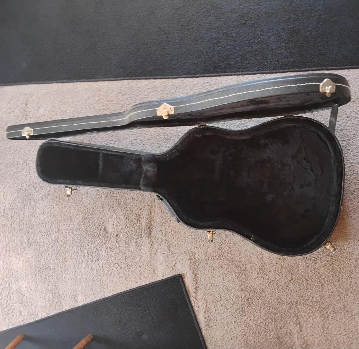 Black Acoustic Guitar Hard Case - photo 2