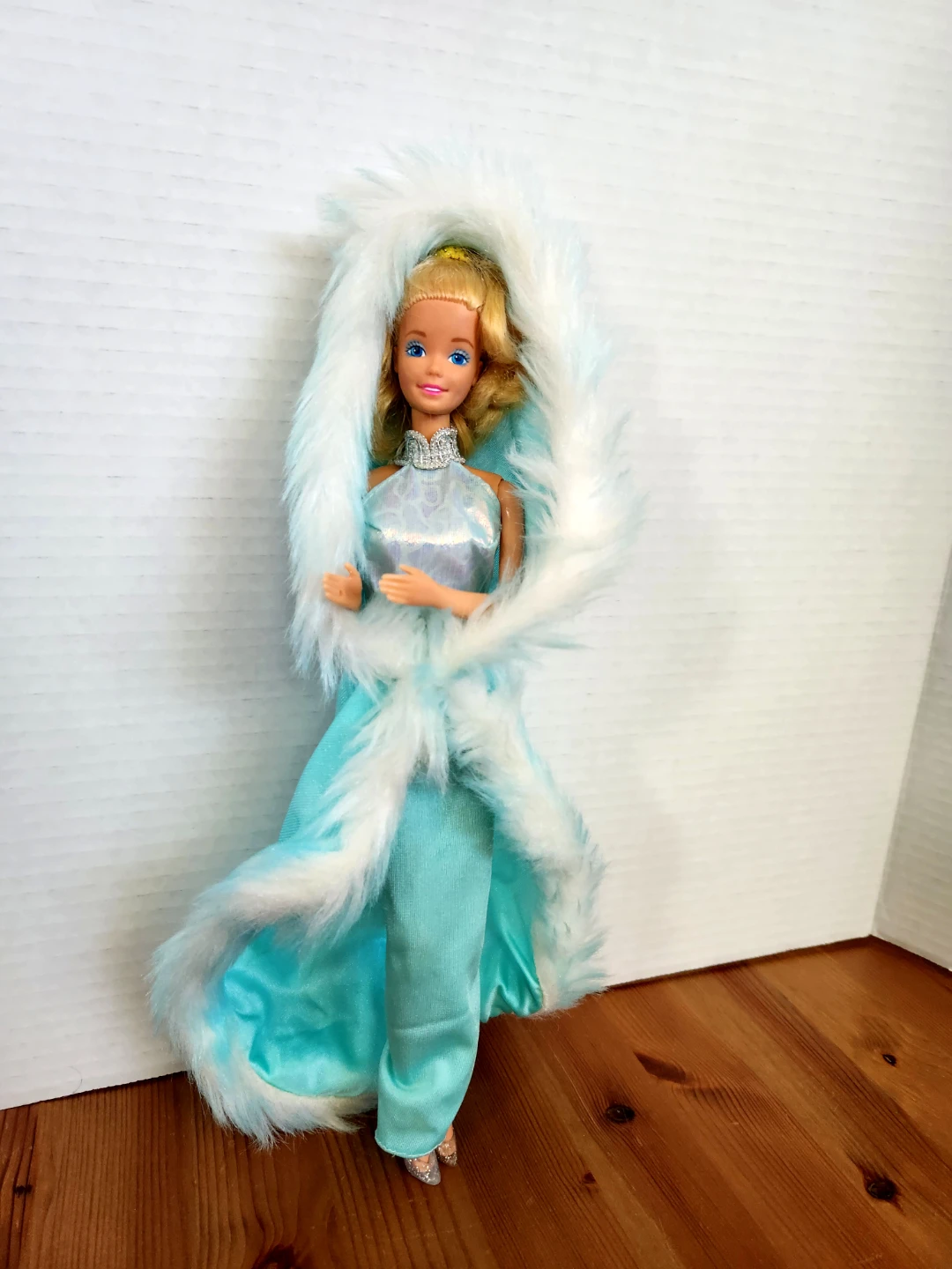 VINTAGE  ~ 1985 Magic Moves Barbie