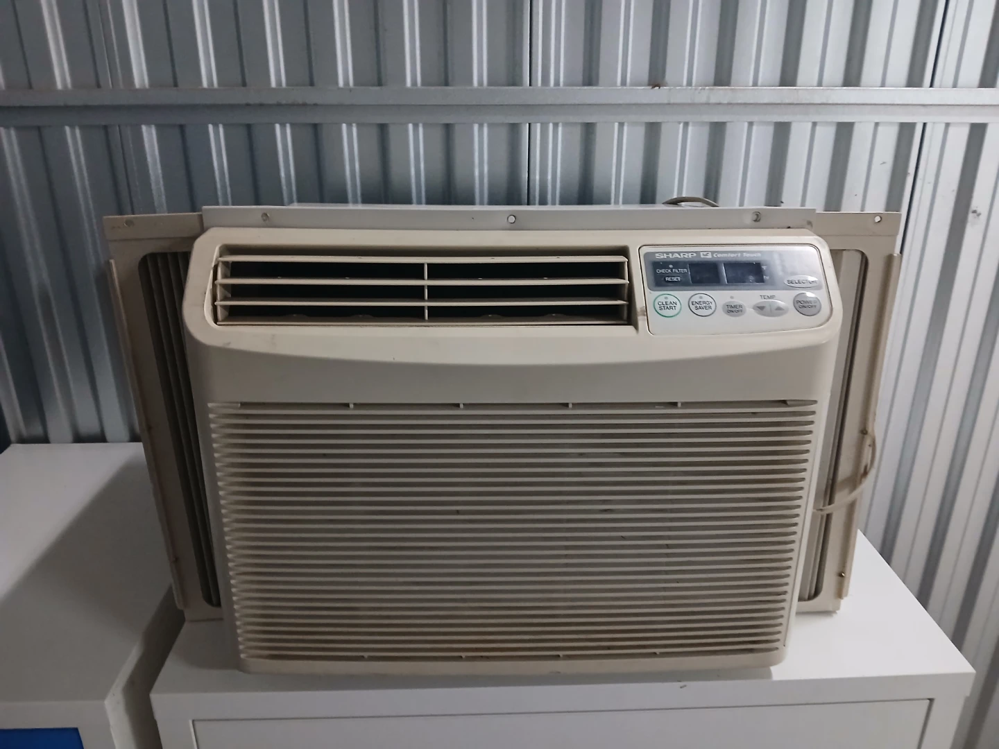 AC GOOD CONDITION