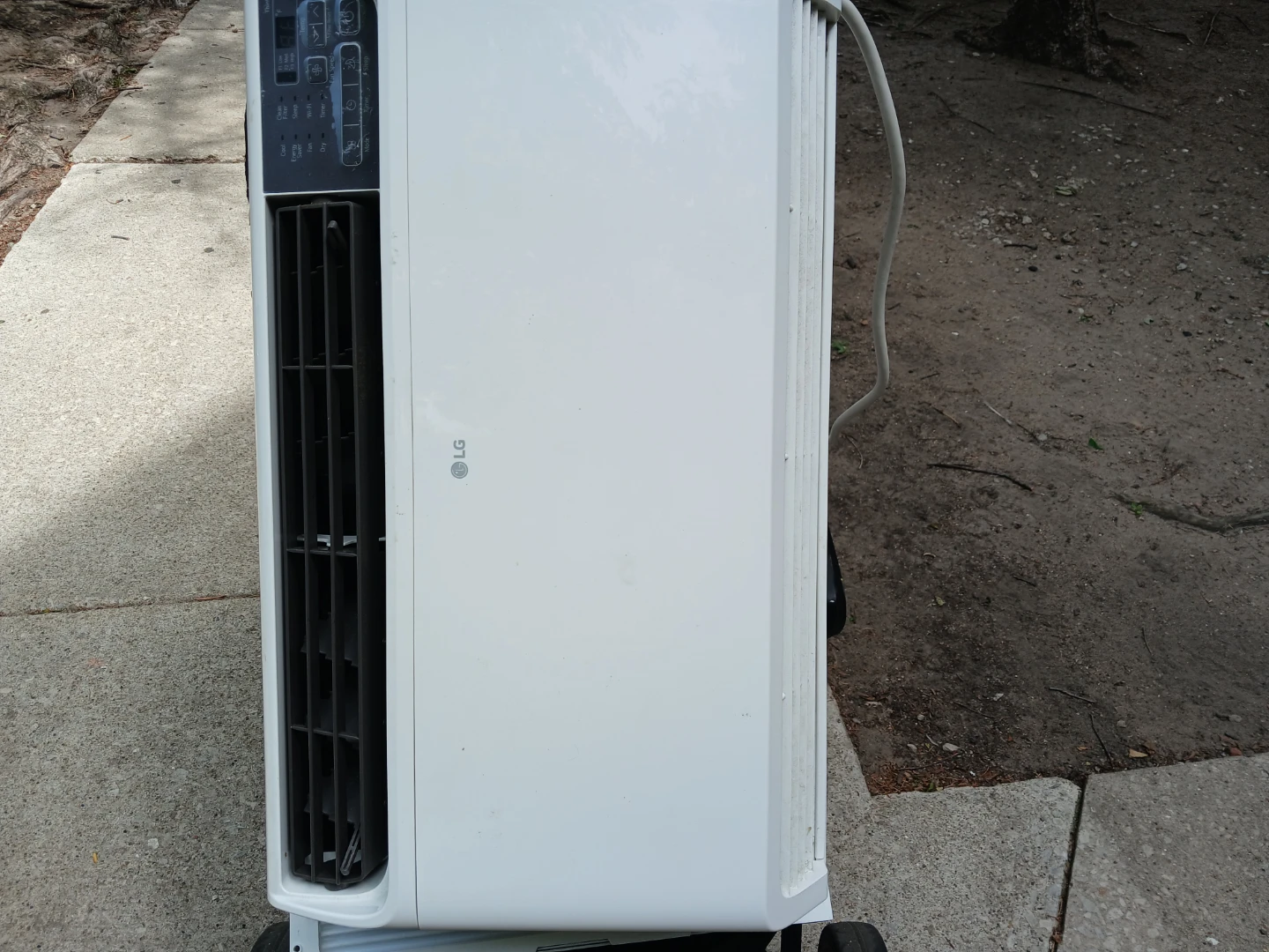 LG Window Air Conditioner - photo 2