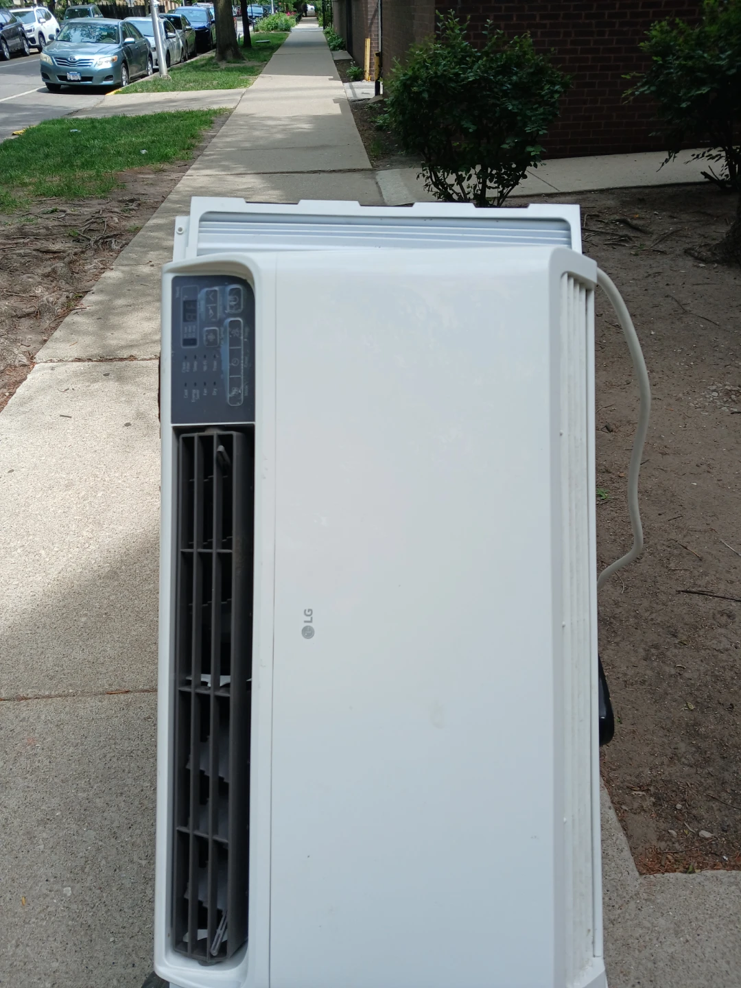 LG Window Air Conditioner - photo 3
