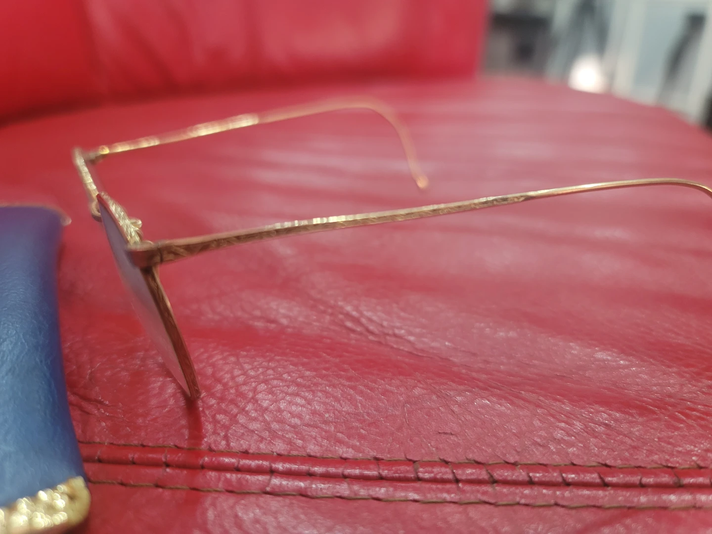 Gold wire frame reading glasses with blue case - photo 2
