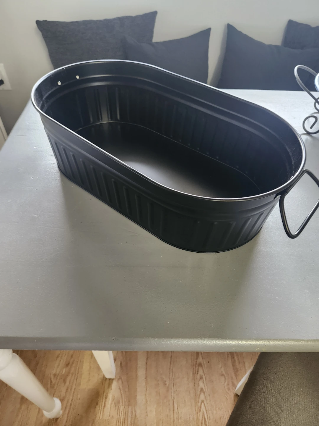 Black Oval Metal Tub