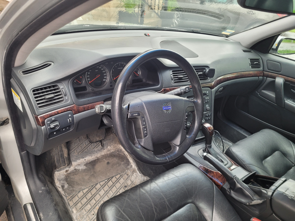 Volvo S80 Sedan - Leather Interior - photo 3