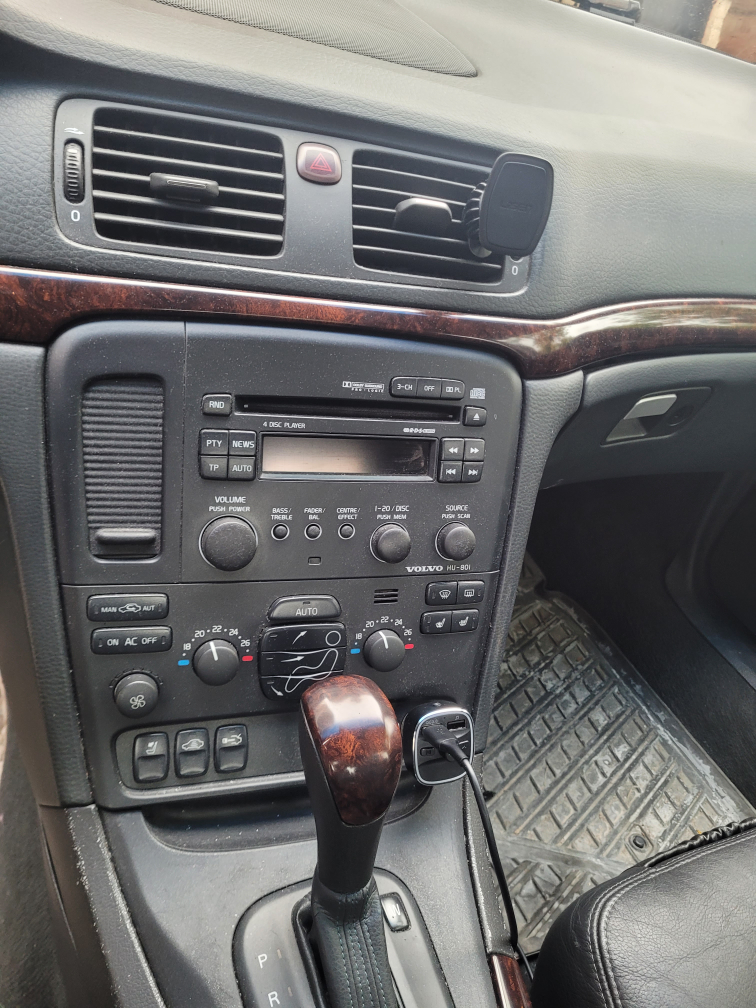 Volvo S80 Sedan - Leather Interior - photo 4