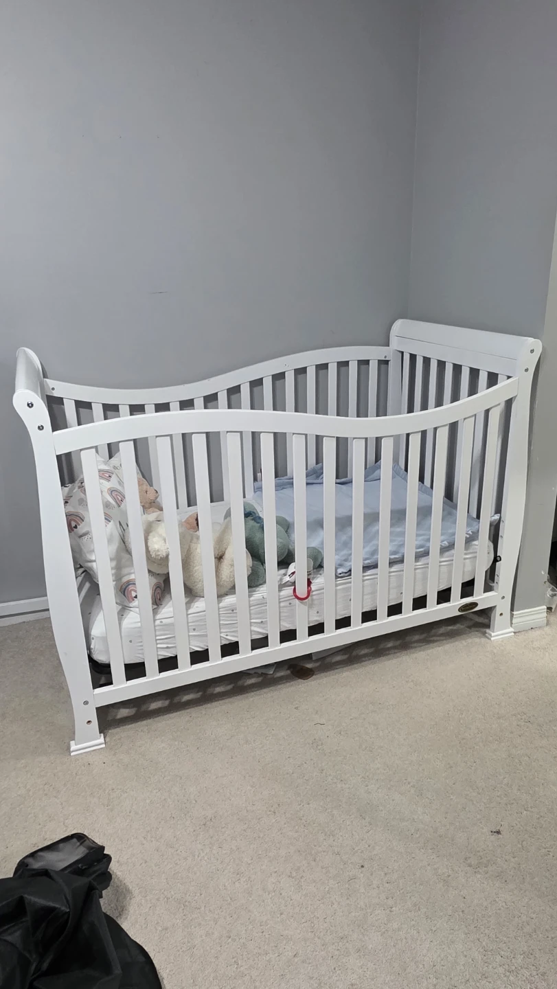 White Convertible Crib - photo 2