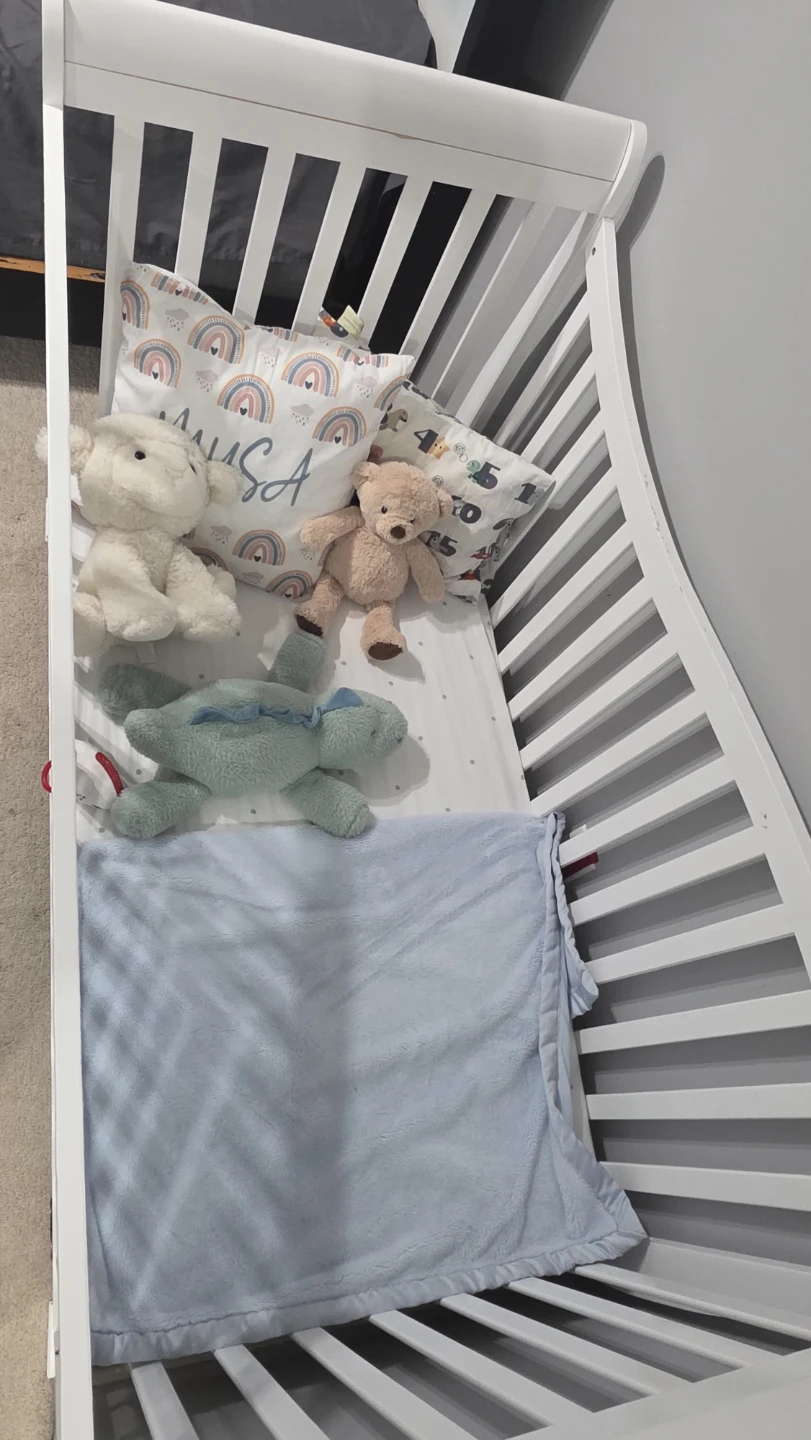 White Convertible Crib - photo 4