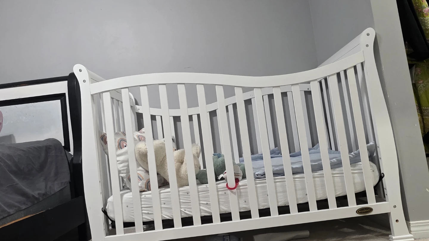 White Convertible Crib - photo 5
