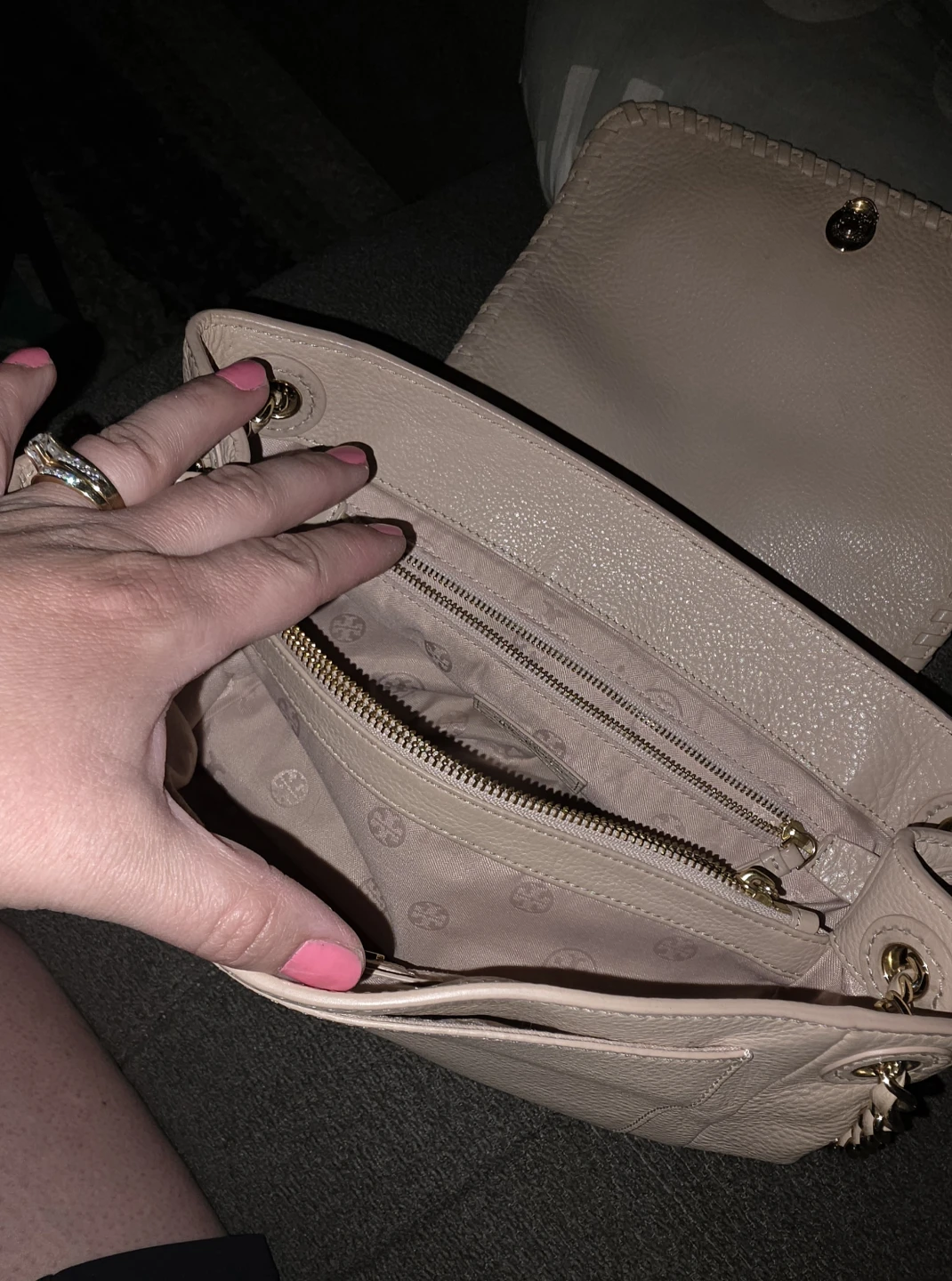 Tory Burch Leather Shoulder Bag - photo 3