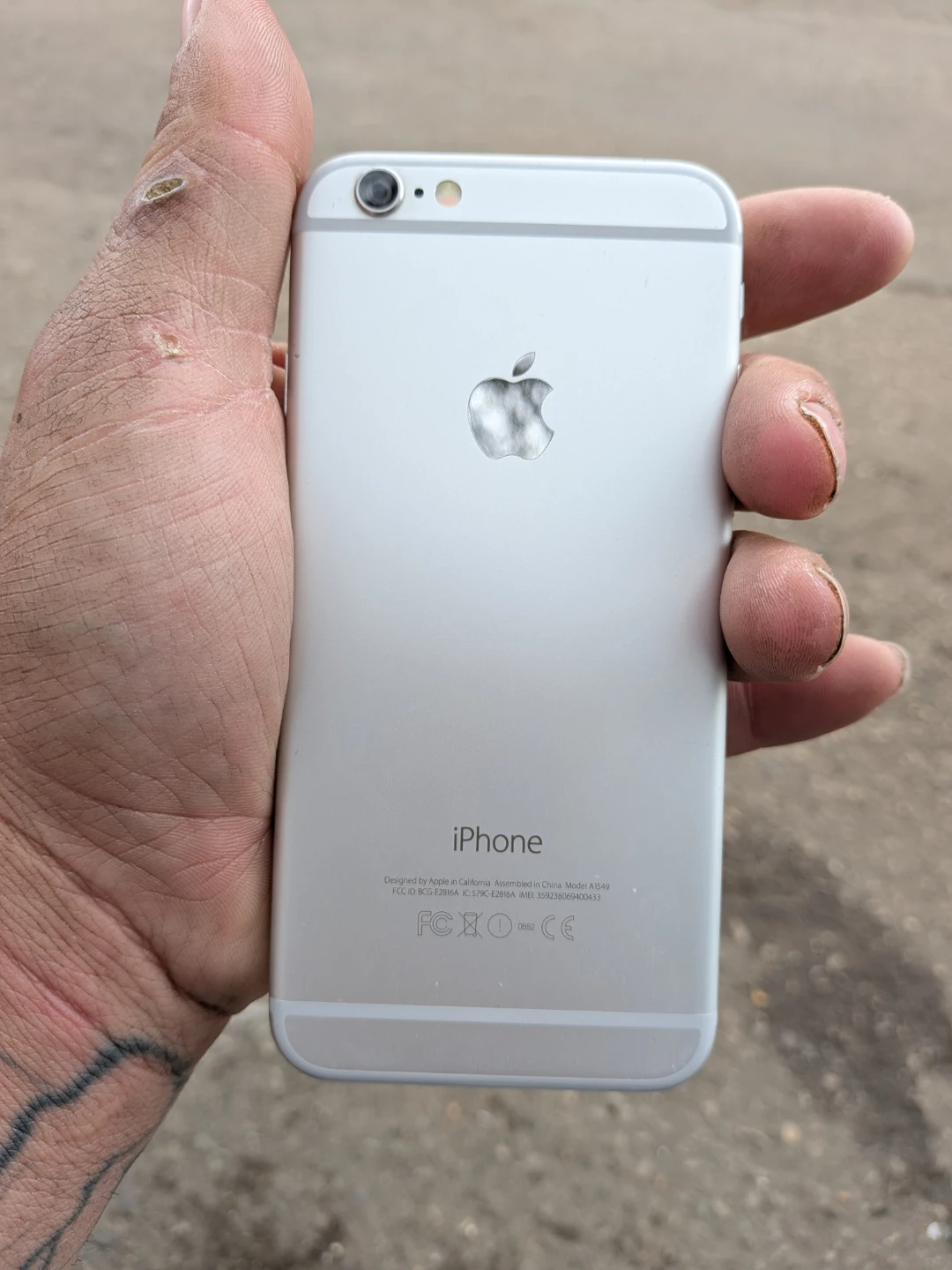 Apple iPhone 6s - Silver - photo 2