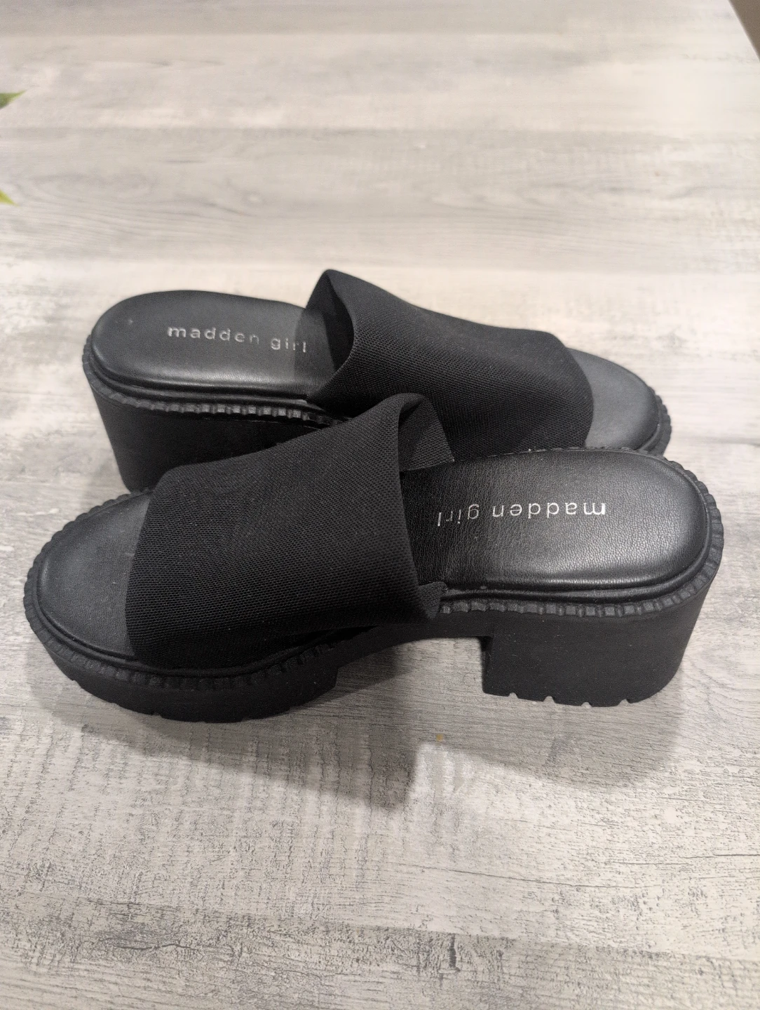Madden Girl Black Platform Slide Sandals - photo 2