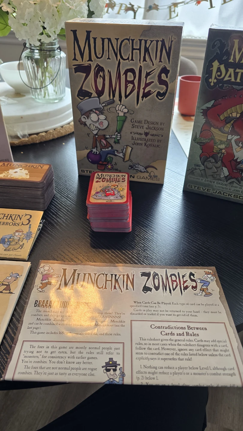 Steve Jackson Games Munchkin Board Game Bundle - photo 2