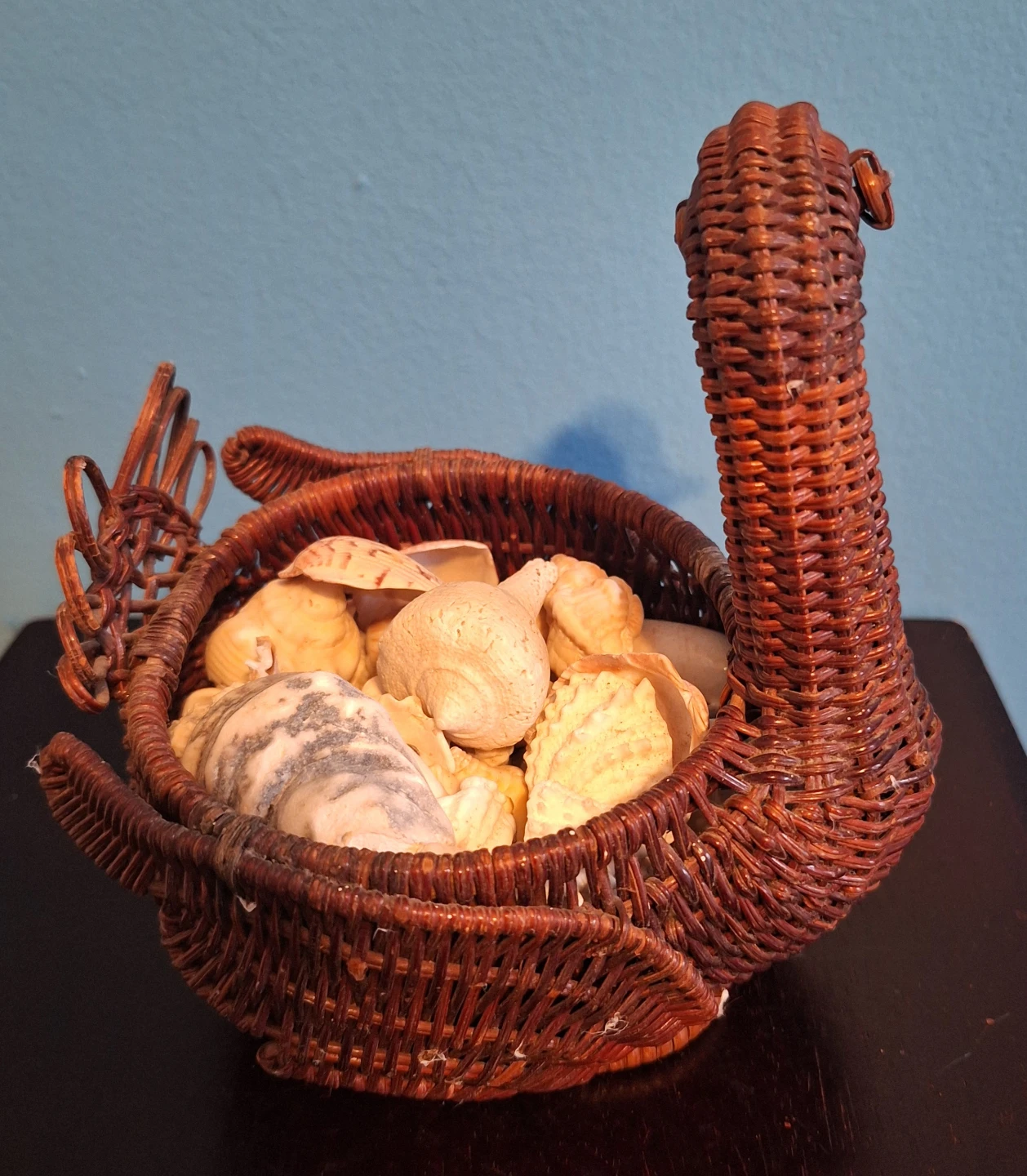 Wicker Swan Basket with Seashells - photo 3