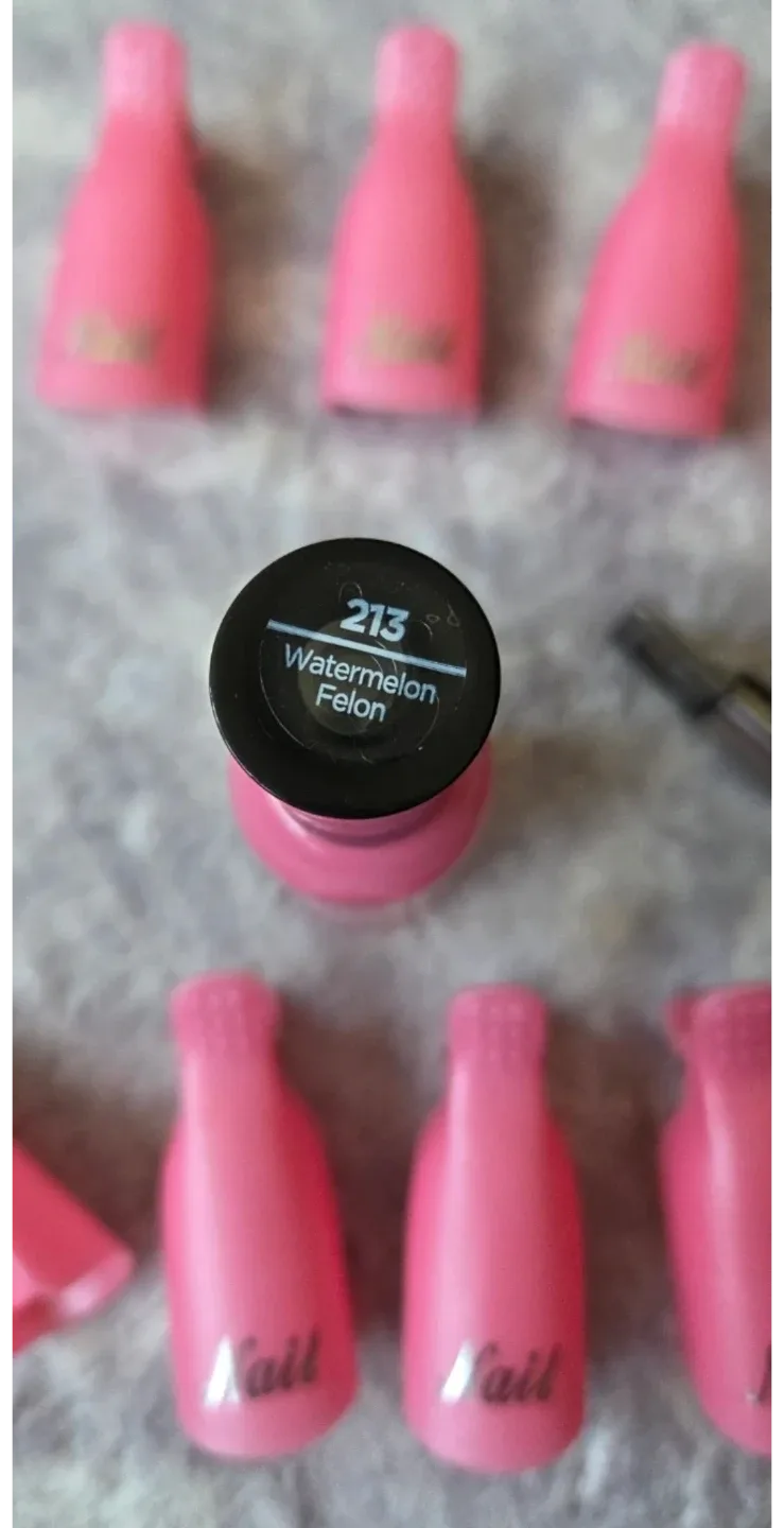 Nail polish, clipper, + gel remover clips 💅 - photo 4