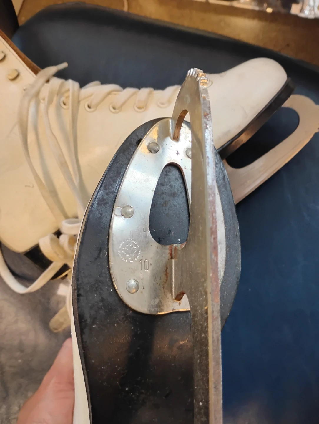 White Figure Skates Size 10 - photo 2