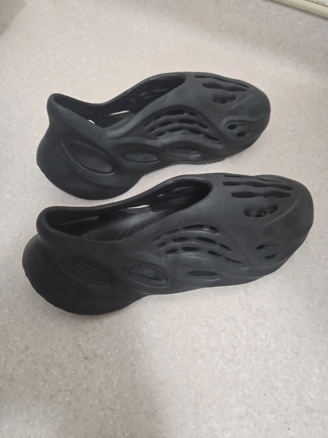 Black Yeezy Foam Runner