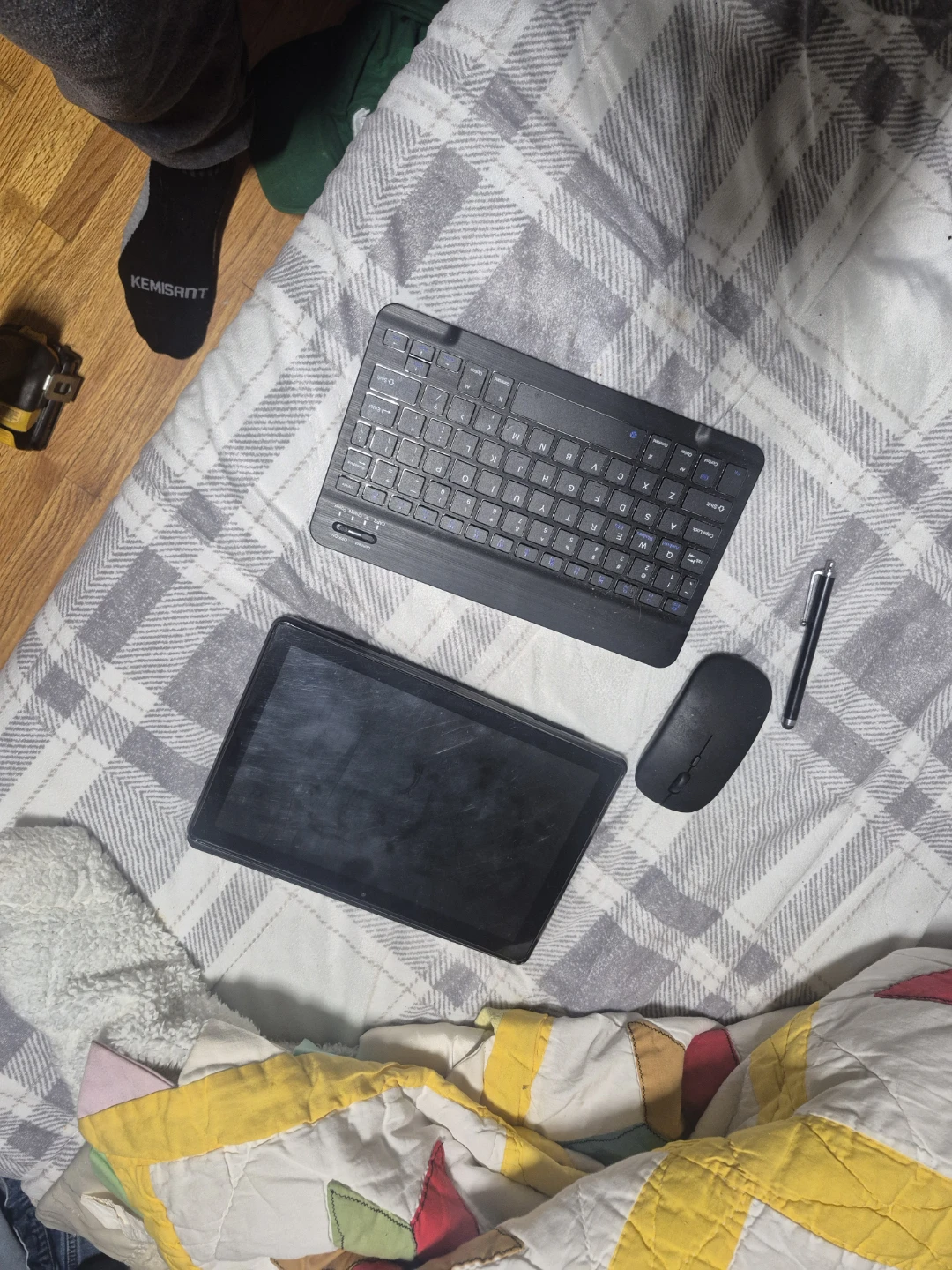 Tablet with Keyboard and Mouse Combo