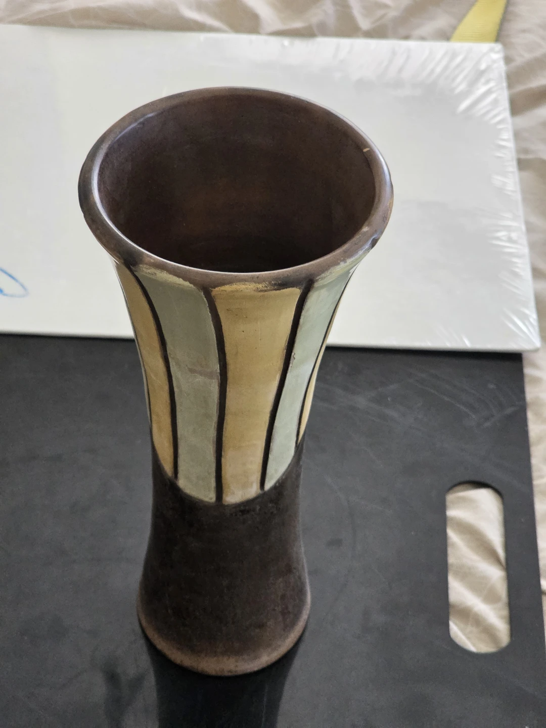 Collectible Jose Sosa vase 2003 Peru 11 1/2" - photo 2