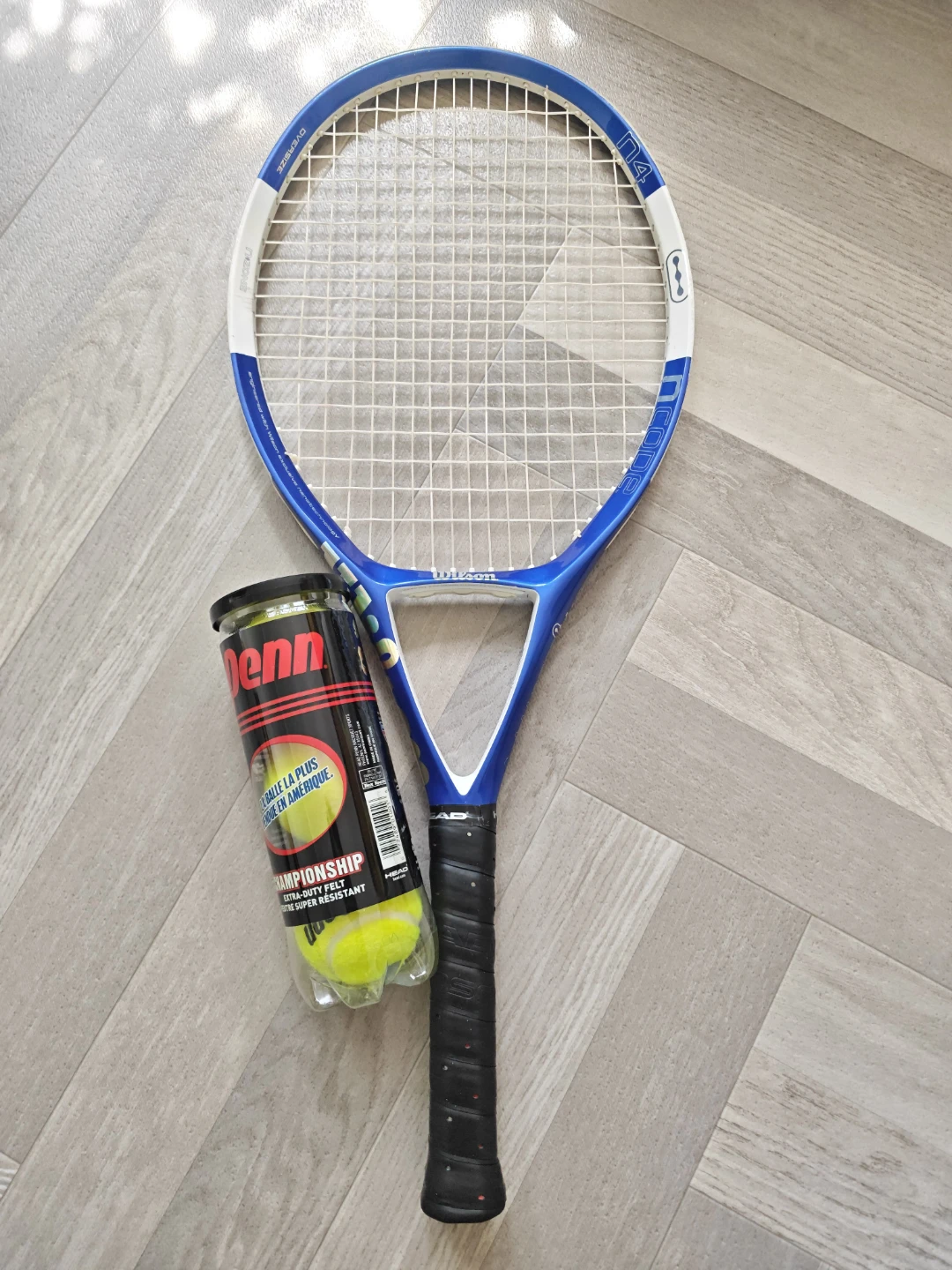 Wilson Oversize Tennis Racquet with Penn Championship Balls
