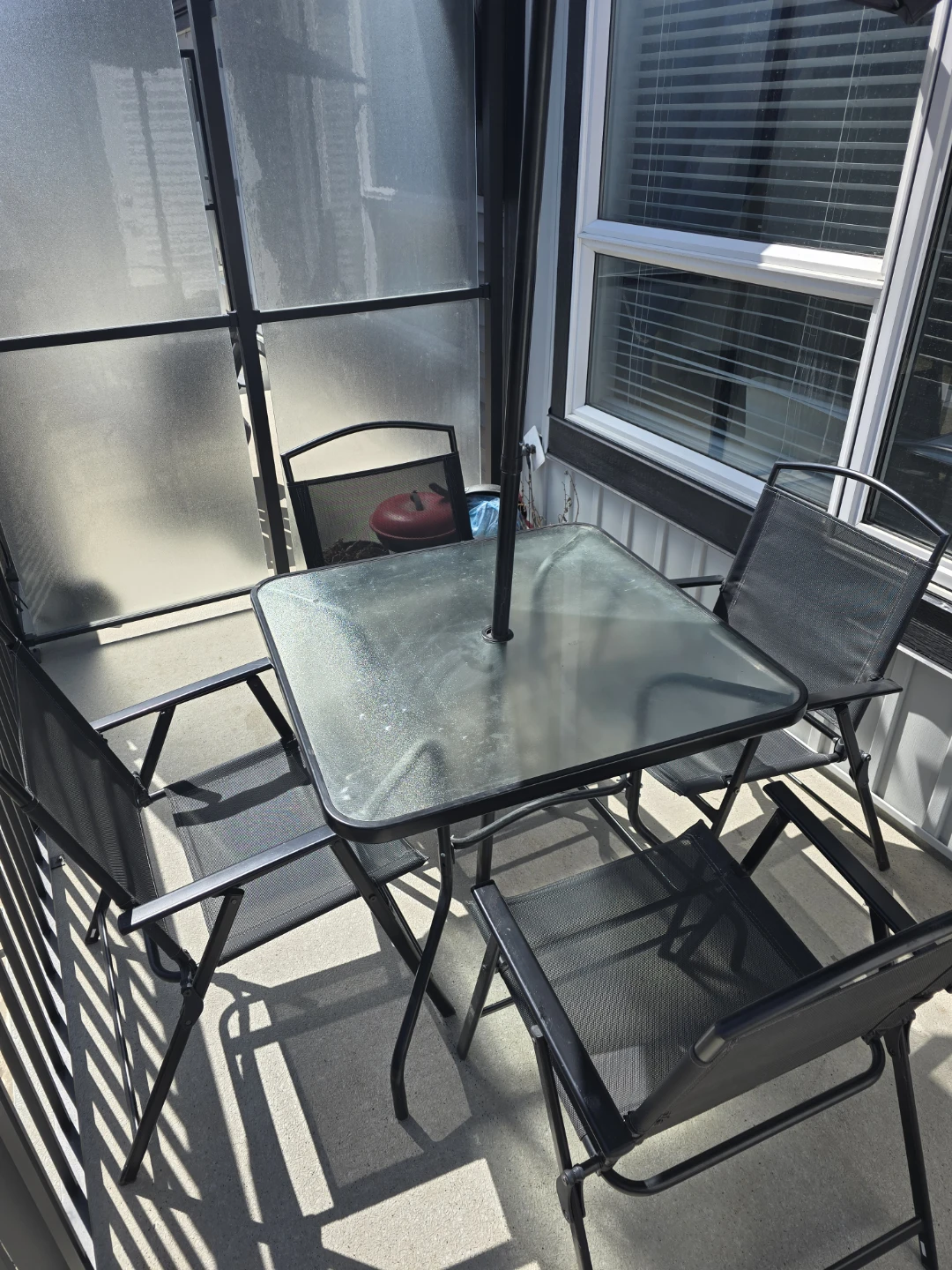Patio Table Set with Umbrella – $80