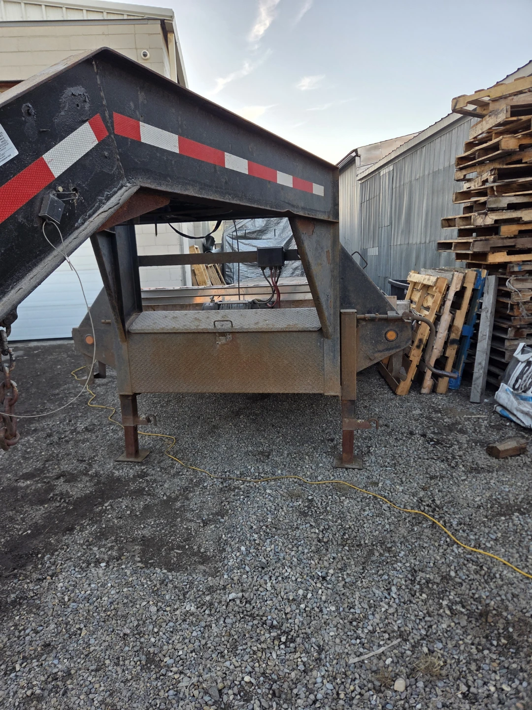 30 foot tri axwl Gooseneck Flatbed Trailer - photo 2