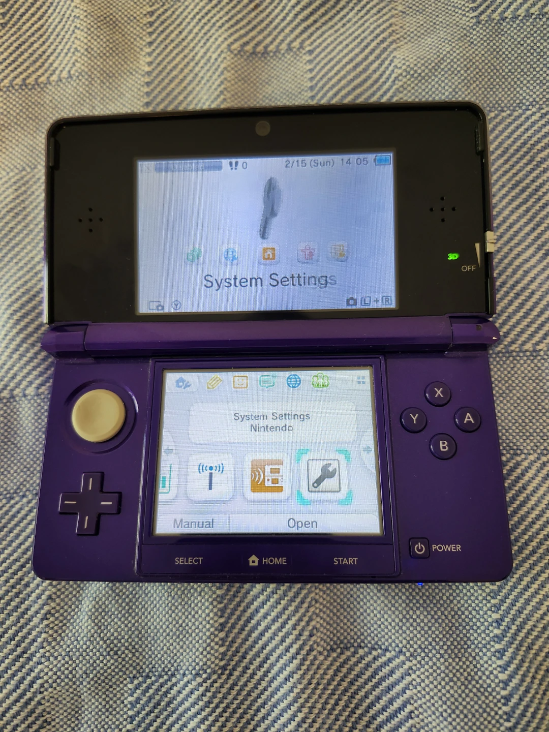 Nintendo 3DS XL Purple Bundle with Games and Charger