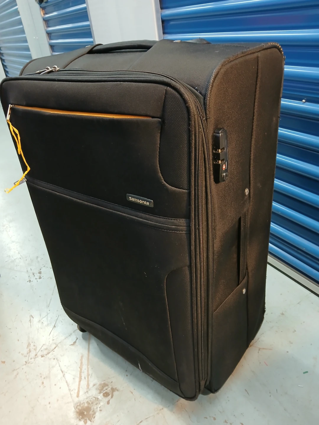 Samsonite Black Spinner Suitcase 50lbs luggage