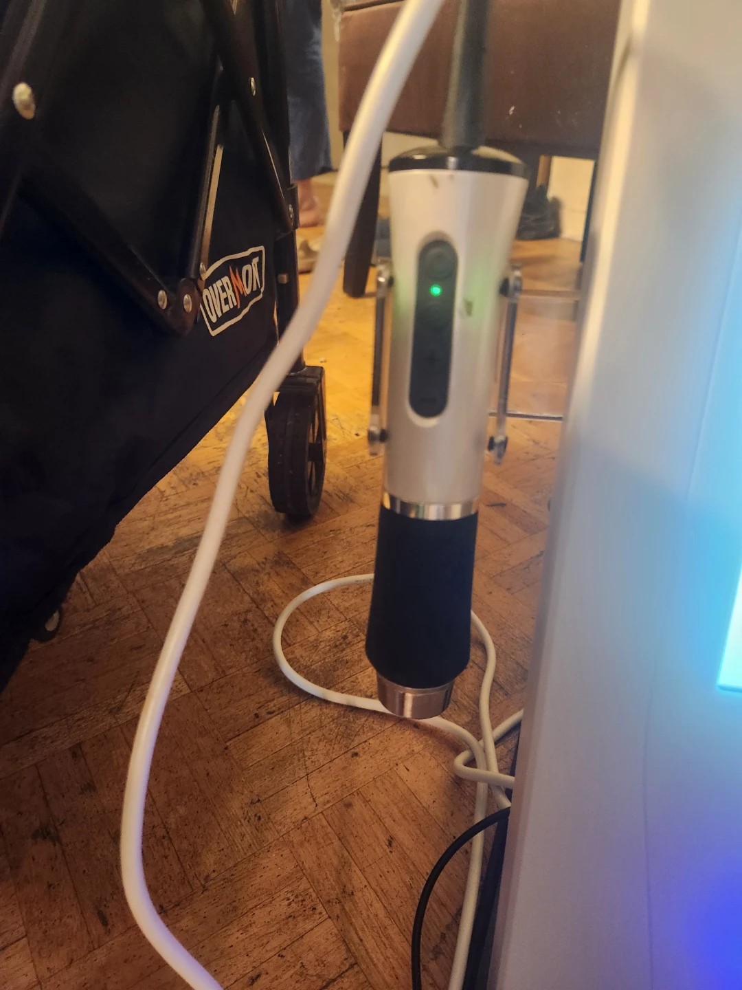 Pollogen facial machine - photo 4