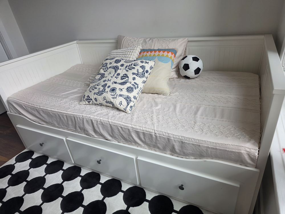IKEA Hemnes Daybed with Storage Drawers - photo 3