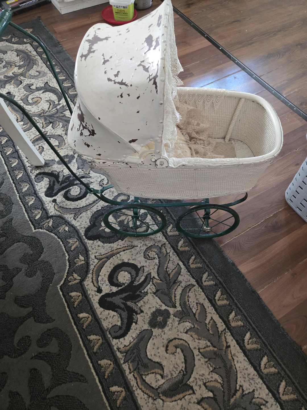Vintage Doll Pram - photo 2