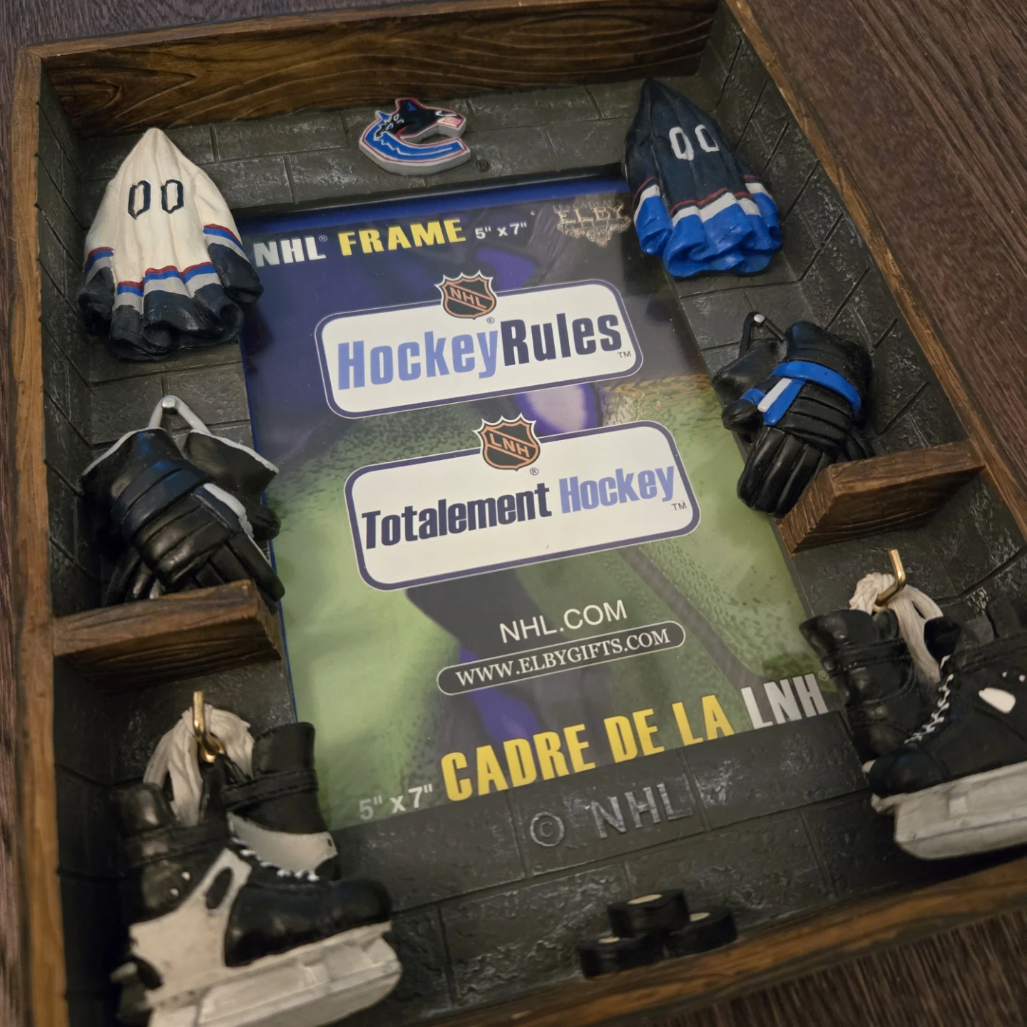 Vintage Vancouver Canucks 3D Locker Room Photo Frame (5x7) - photo 2