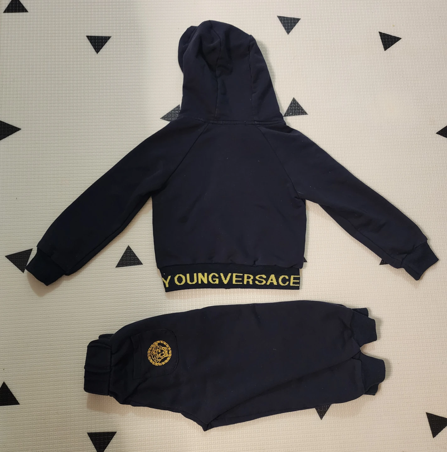 Young Versace Tracksuit Set 2T - photo 4