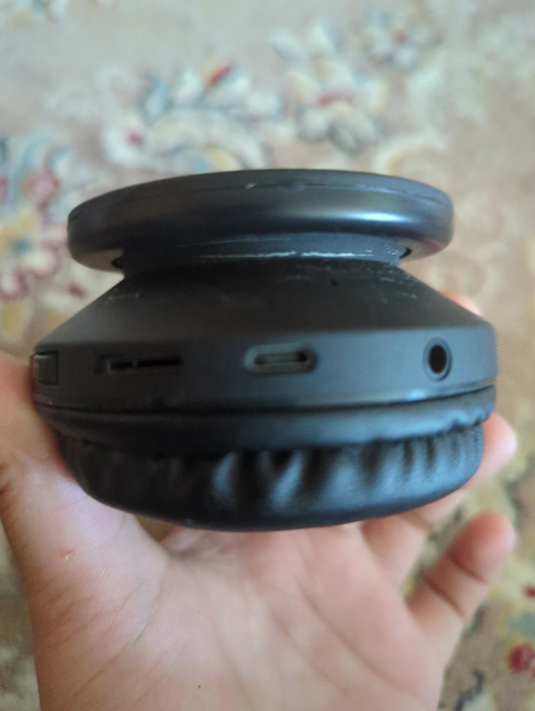 Black Wireless Headphones