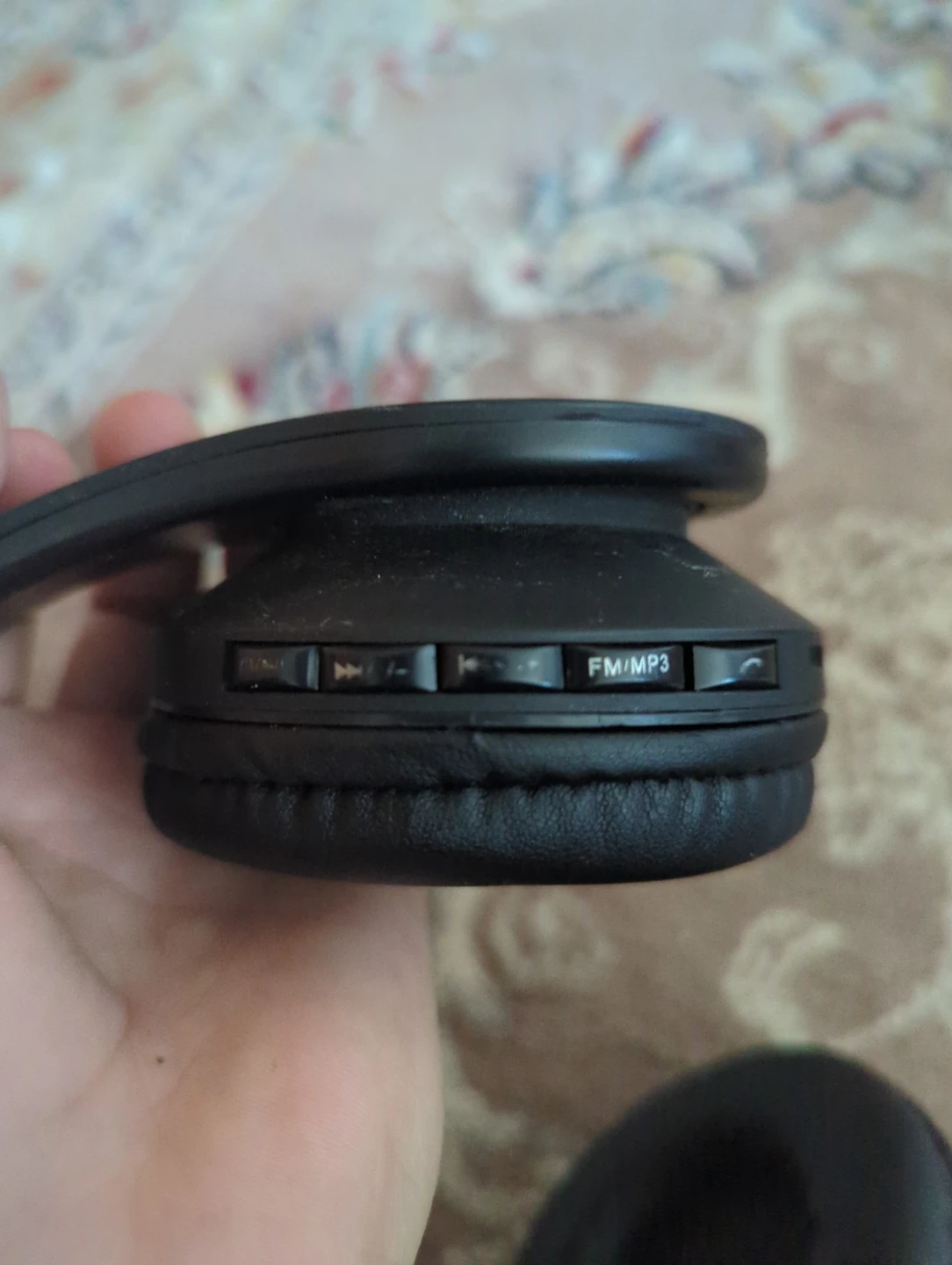 Black Wireless Headphones - photo 2